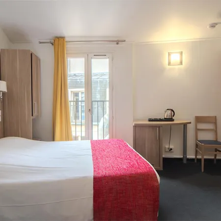 Paris Hostel *