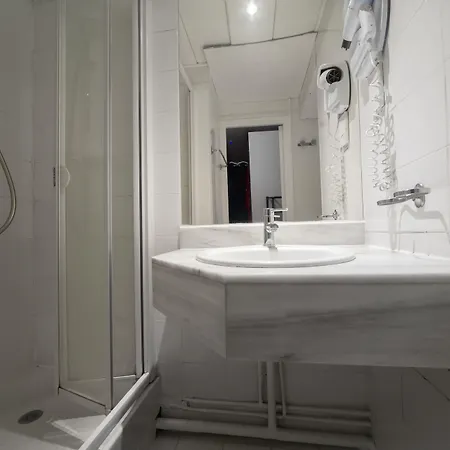 Paris Hostel