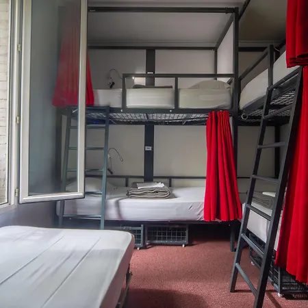 Paris Hostel بيت شباب باريس