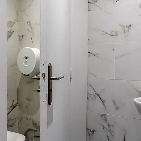 Paris Hostel بيت شباب باريس
