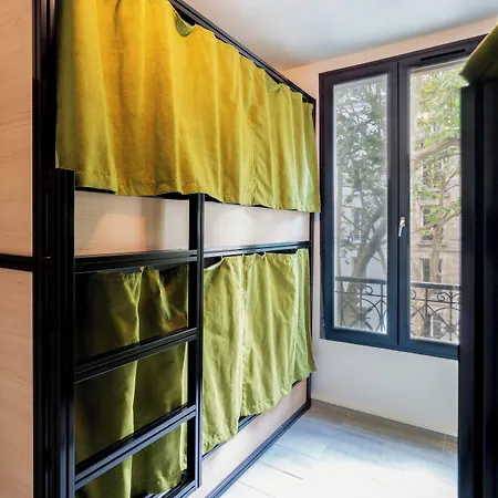 Paris Hostel *